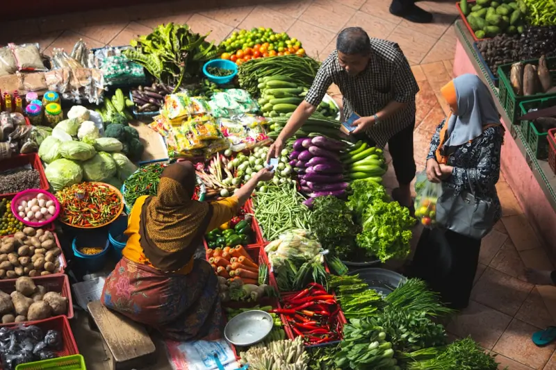 Savoring the Journey: How Food Markets Redefine Travel