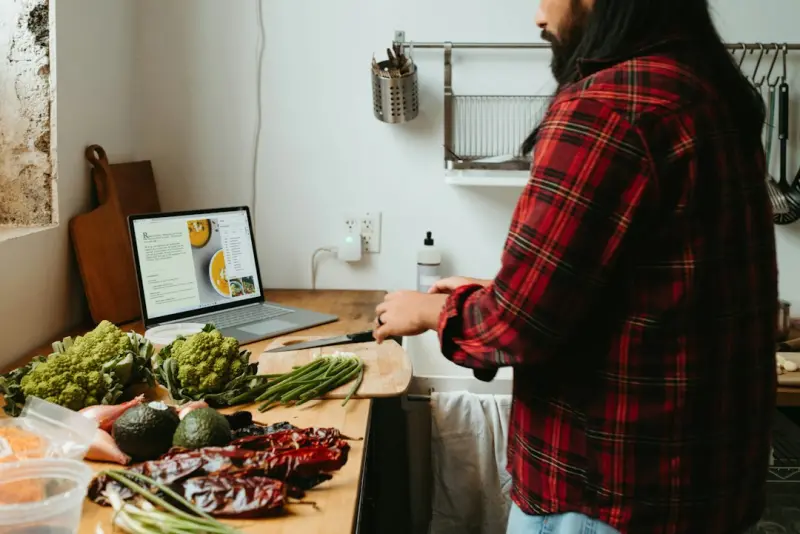 AI‑Driven Nutrition for Remote Workers