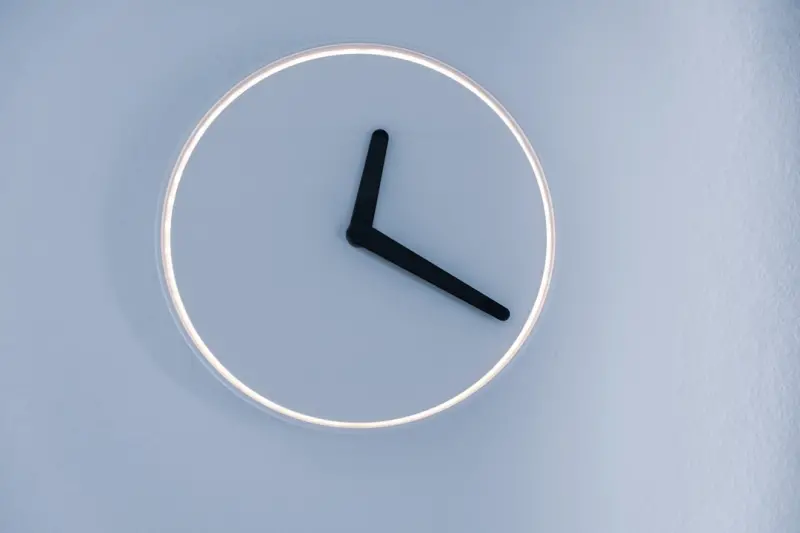 Reprogramming Your Body Clock: Mastering Circadian Rhythm in the Hybrid Workplace