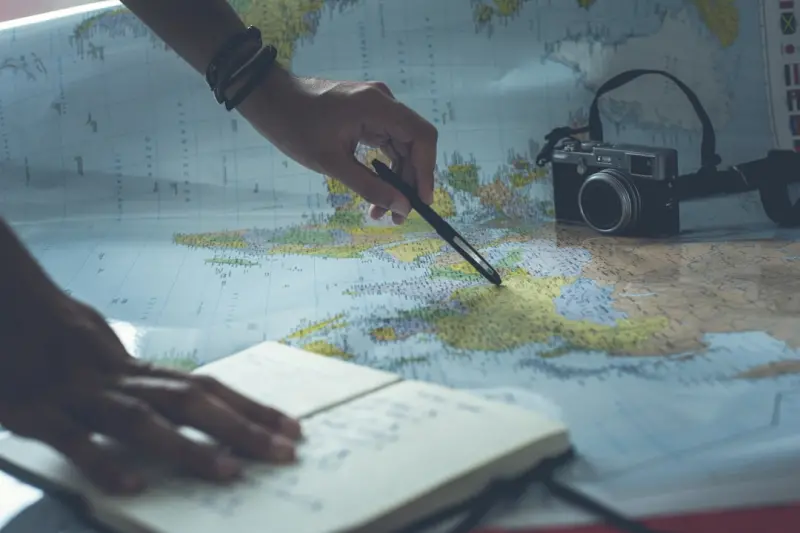 Crafting a Personal Travel Archive: From Moments to Memories