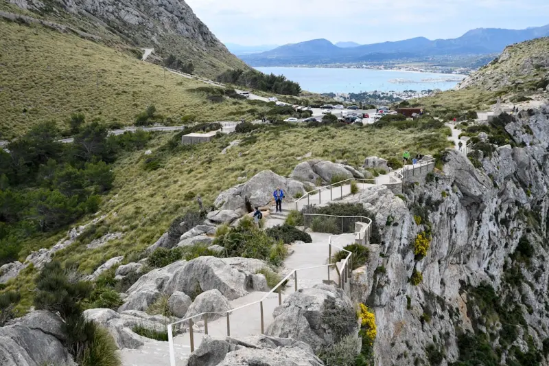Beyond the Tourist Trail: Immersive Community Living for the Curious Traveler