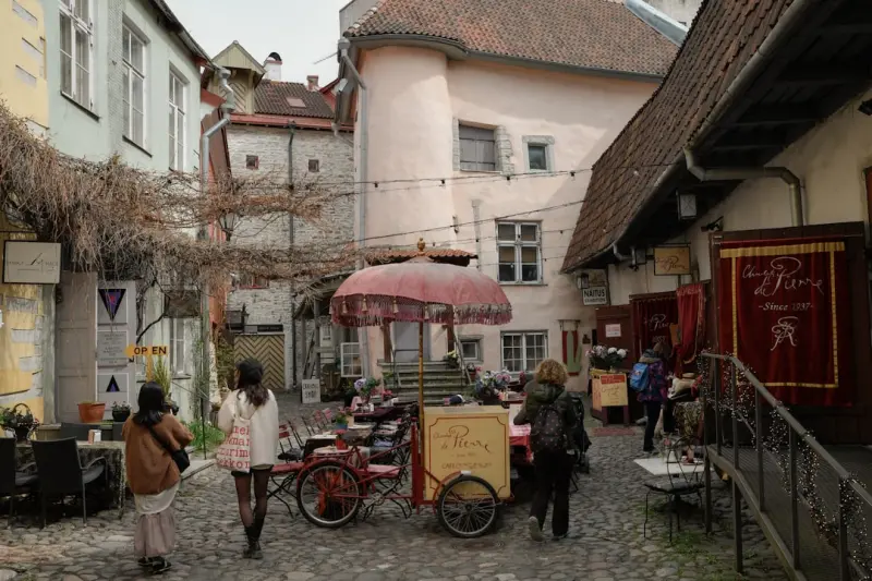 Savoring Side Streets: How Food‑First Adventures Redefine the Modern Journey