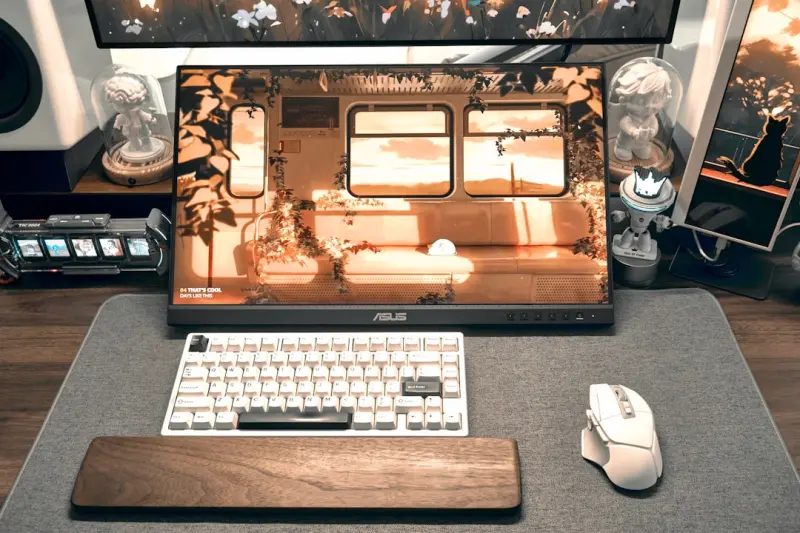 Designing a Portable Workstation for the Modern Nomad