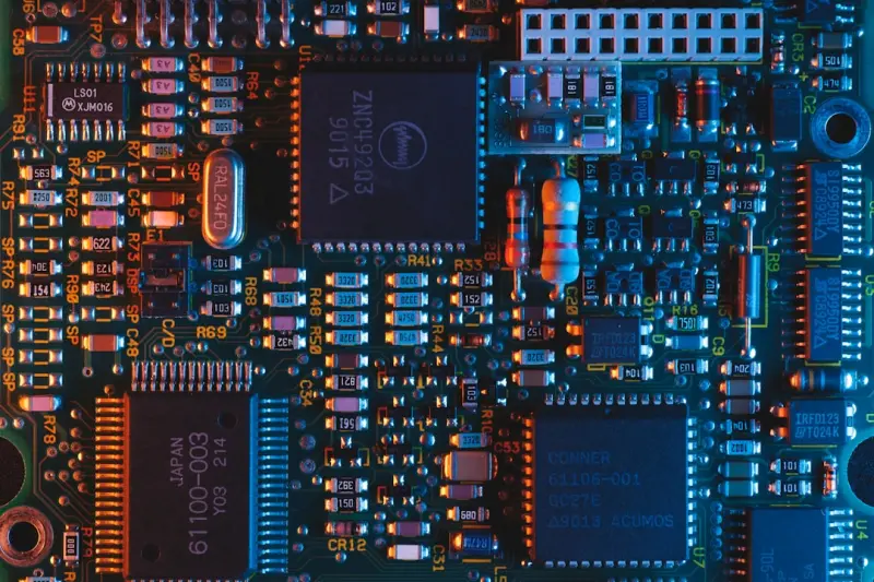 Edge Computing Unleashed: How Tiny Chips Are Redefining Everyday Tech